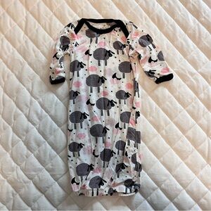 Bestaroo sheep sleep gown pajamas with built in mittens baby size 0-3 months